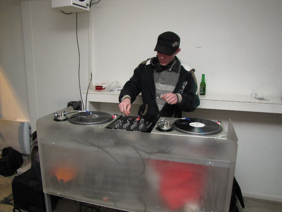 Dj Mëtël - Vinyl Guérilla part VI - 05/02/2010 au Cube à Besançon - Photo n2