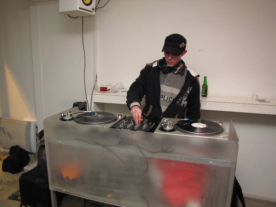 Dj Mëtël - Vinyl Guérilla part VI - 05/02/2010 au Cube à Besançon - Photo n3