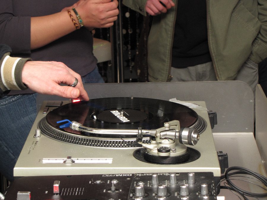 Dj Mëtël - Vinyl Guérilla part VI - 05/02/2010 au Cube à Besançon - Photo n7