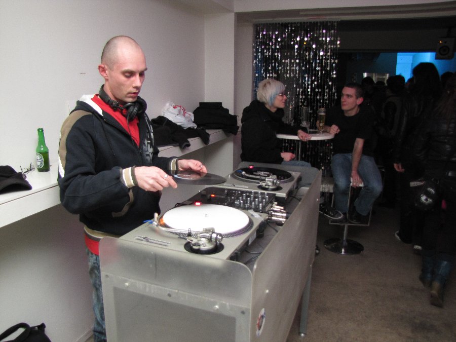 DJ Mëtël - Vinyl Guérilla part VII - Le Cube à Besançon - 05/03/2010 - Photo n5