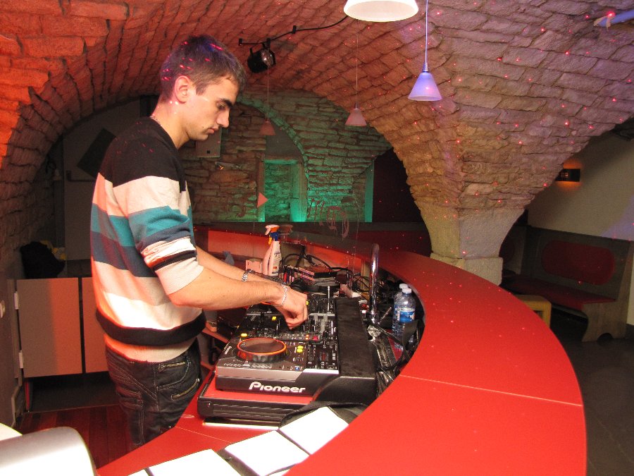 Mikee - Open Your Mind With Electro - 11/03/2010 - Cour des Miracles à Besançon - Photo n5
