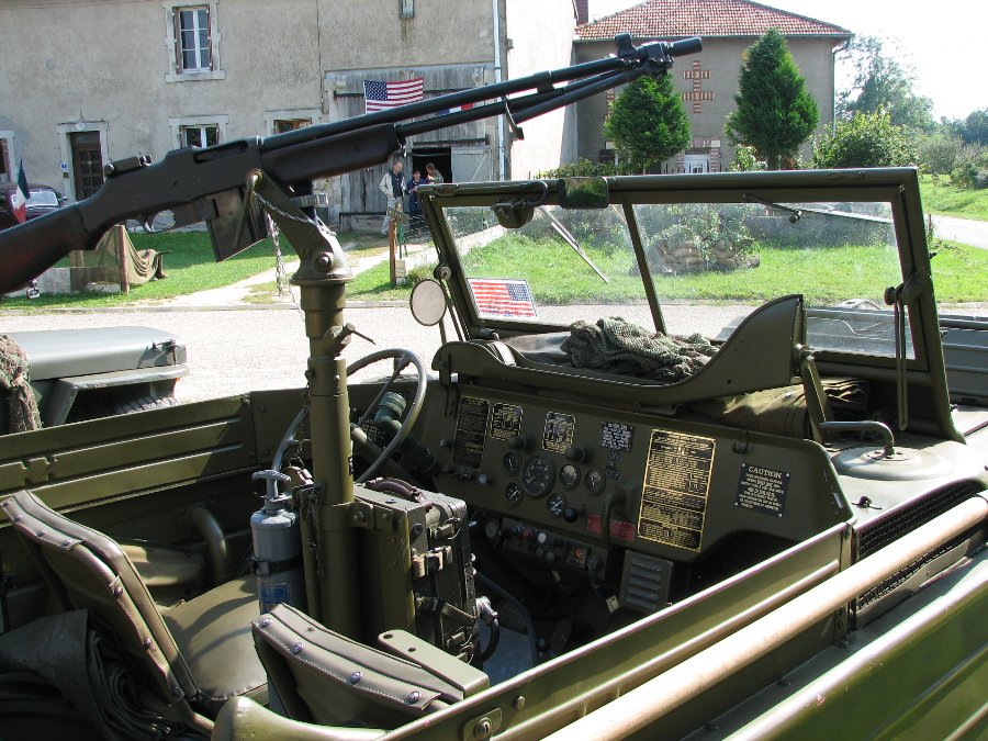 Vehicules - Commémoration 1945 à Richecourt  25/09/2005 - Photo n8