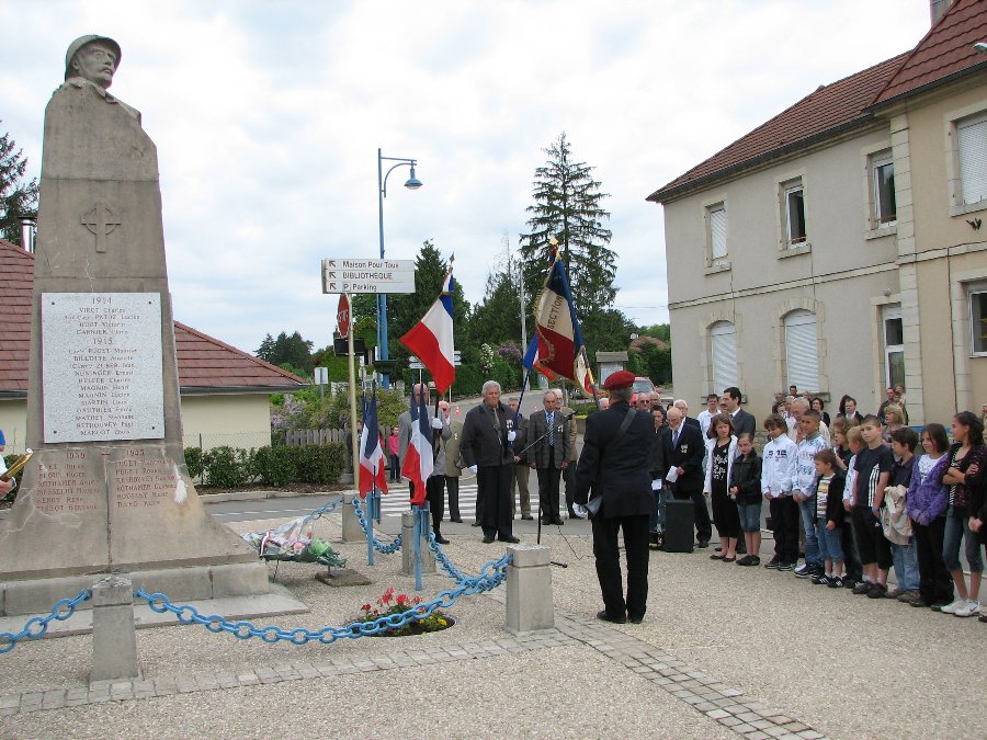 Cérémonie du 8 mai 1945 (2009) - Commune de Boussières - Photo n10