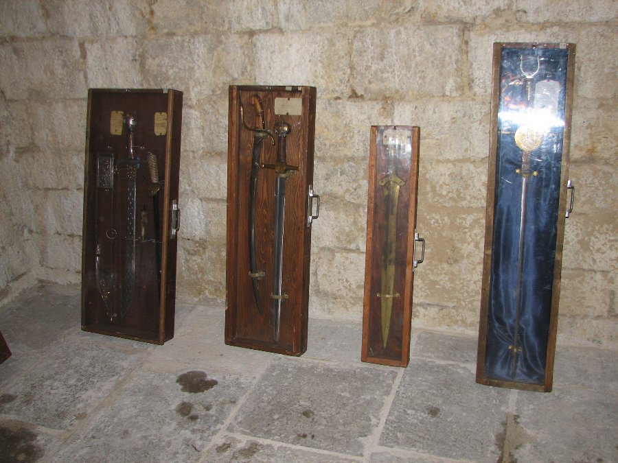 Armes - Fête médiévale au Château de Joux (25) - Photo n5