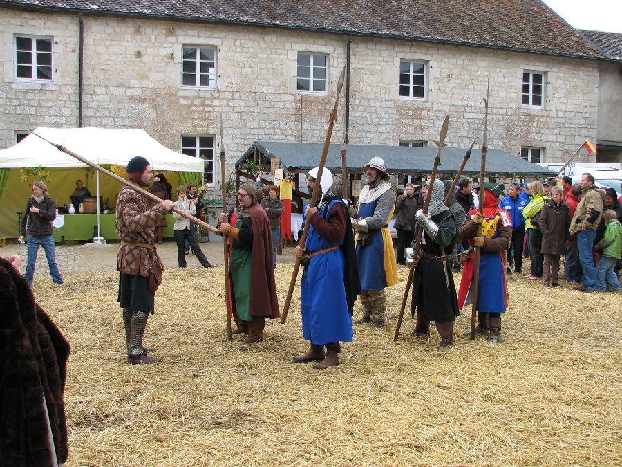 Combats - Fête médiévale au Château de Joux (25) - Photo n20