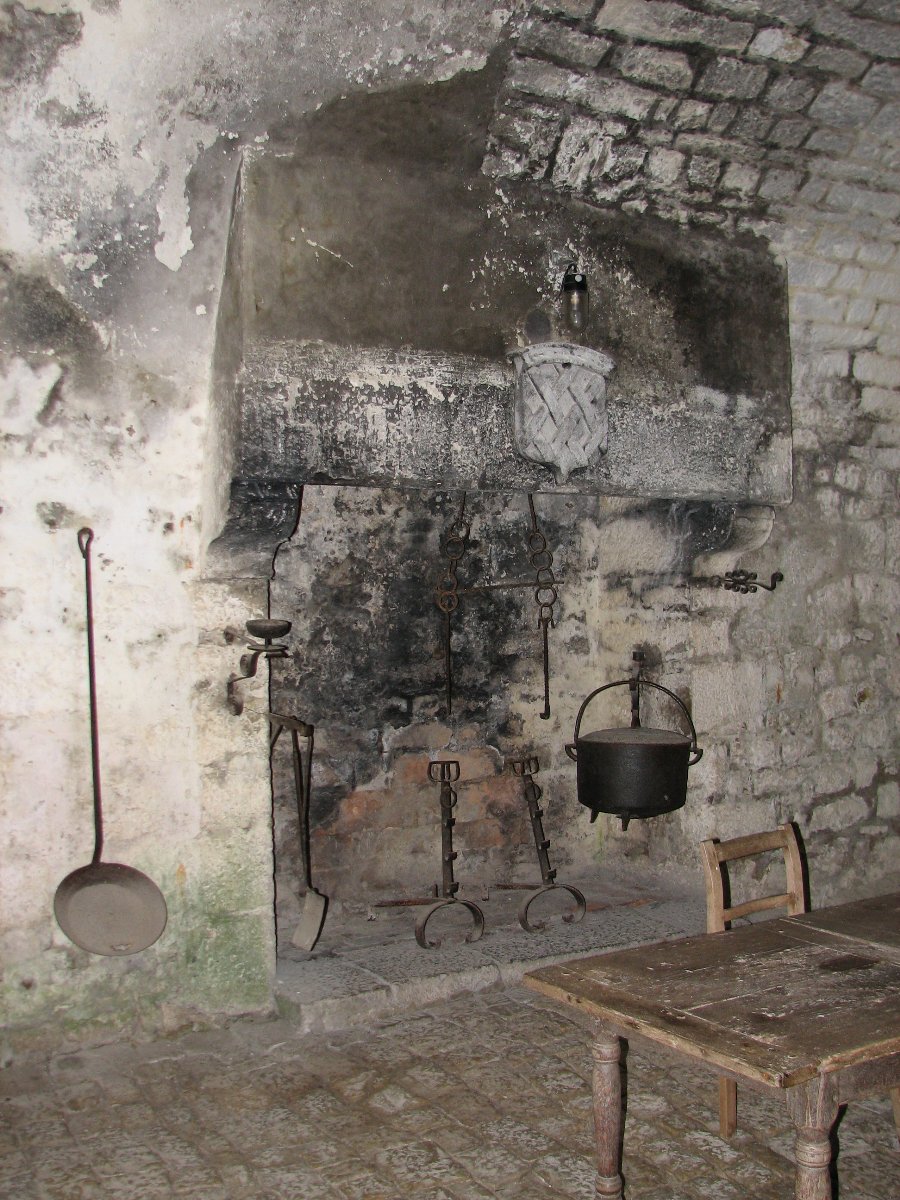 Interieur du chateau - Fête médiévale au Château de Joux (25) - Photo n2