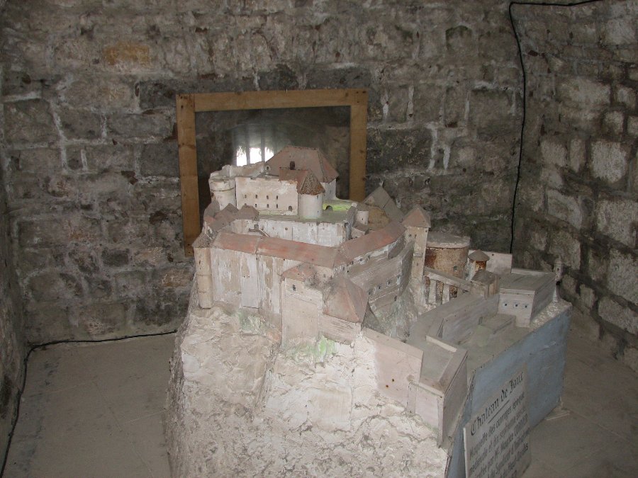 Interieur du chateau - Fête médiévale au Château de Joux (25) - Photo n4
