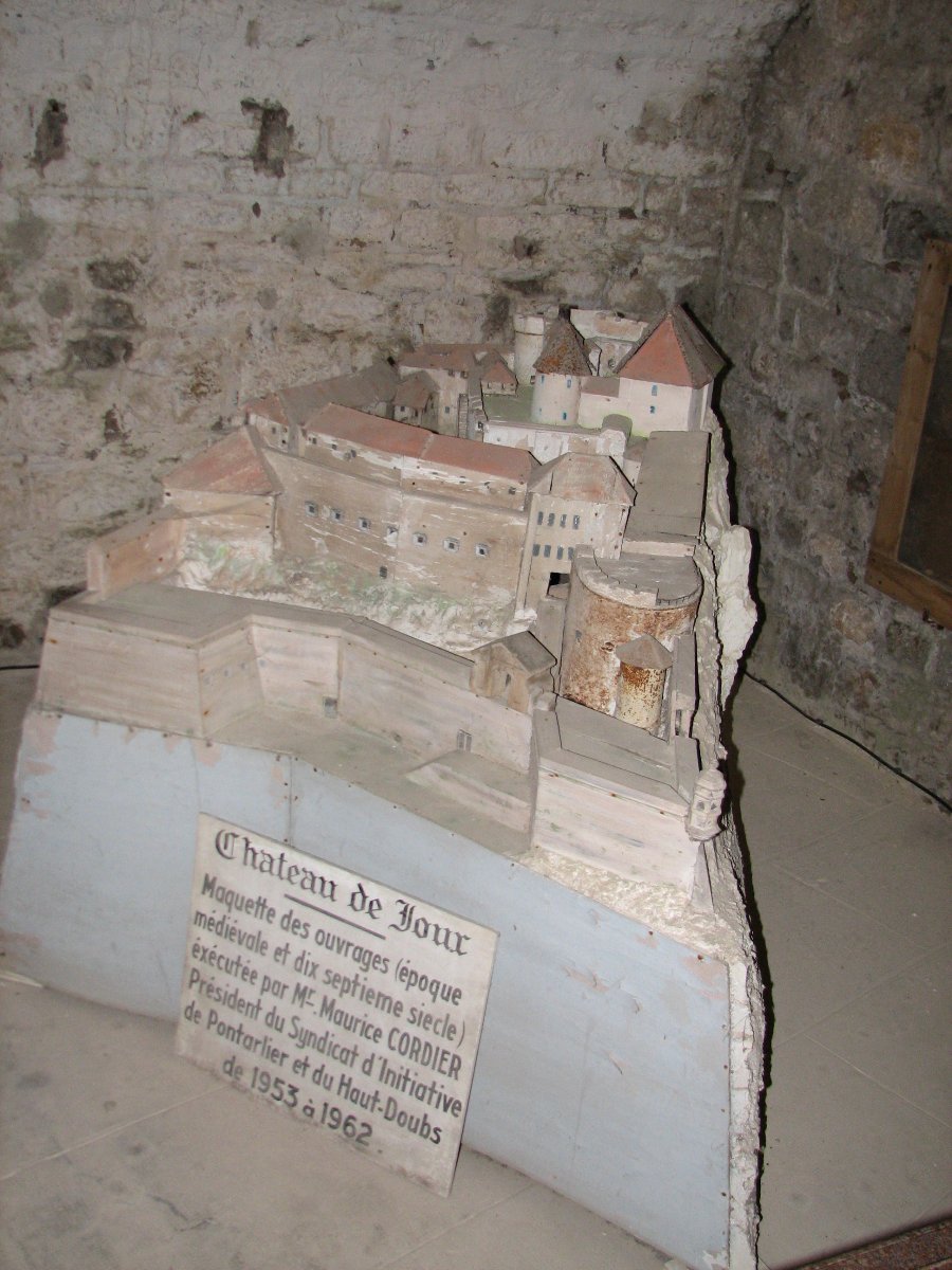 Interieur du chateau - Fête médiévale au Château de Joux (25) - Photo n5
