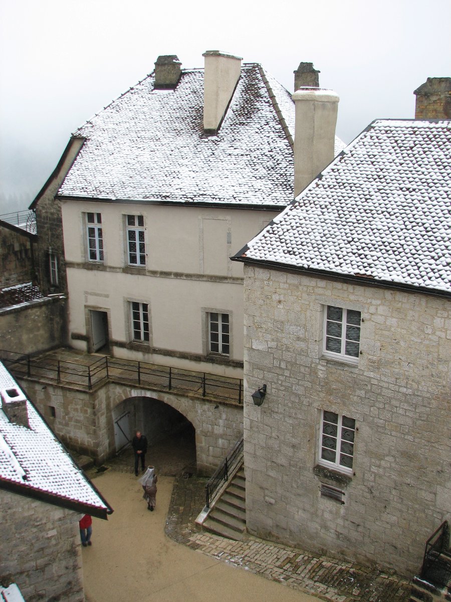 Le chateau - Fête médiévale au Château de Joux (25) - Photo n3