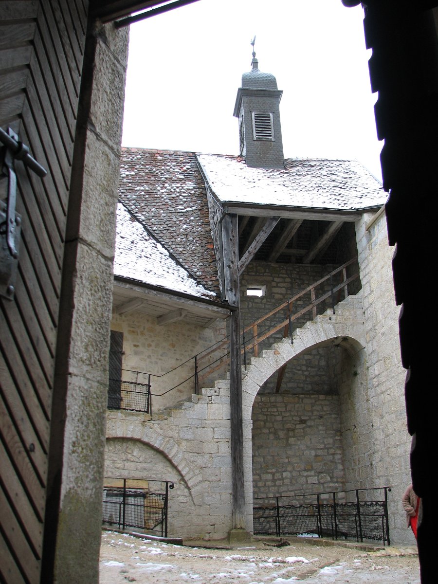 Le chateau - Fête médiévale au Château de Joux (25) - Photo n9