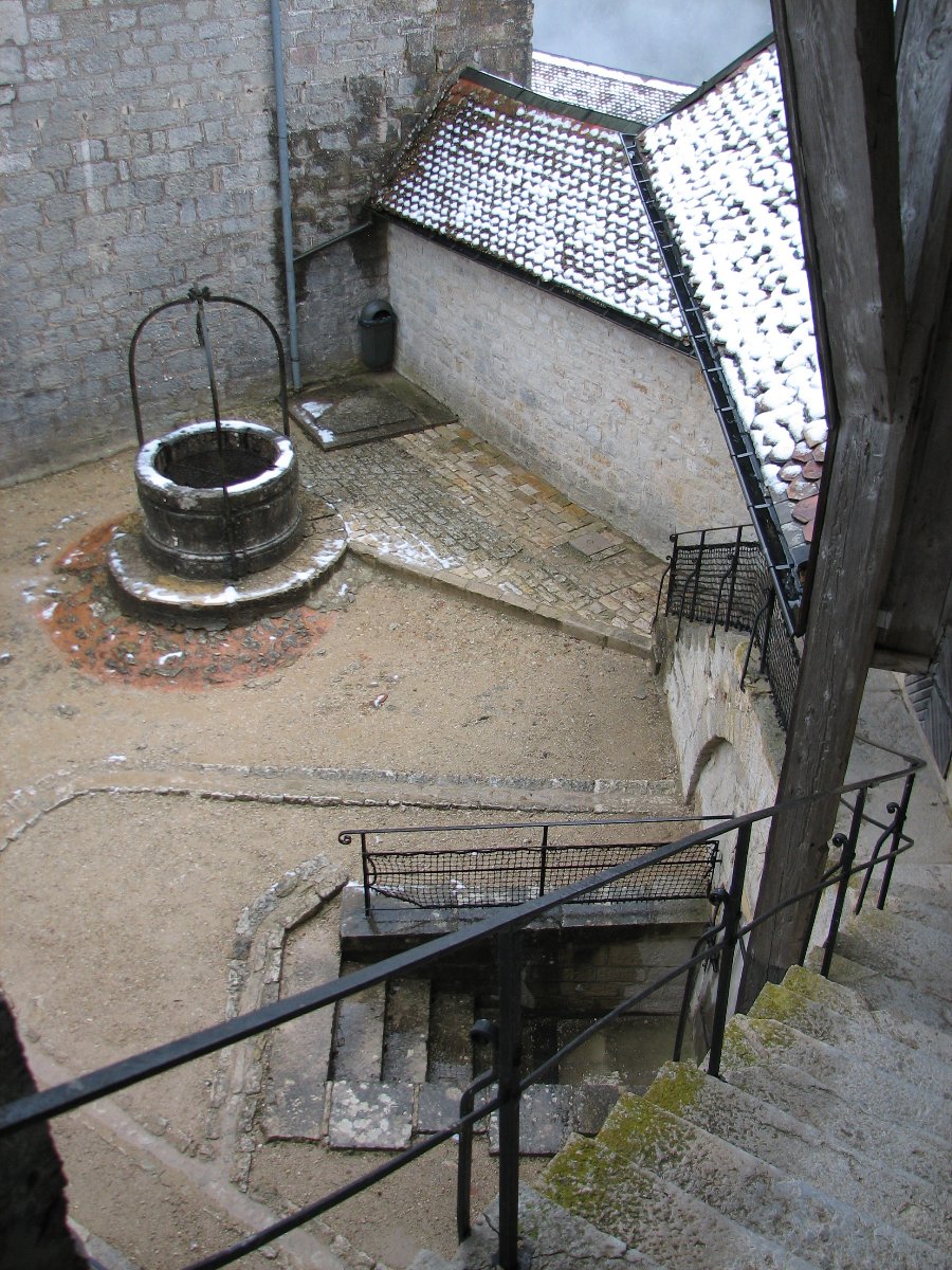 Le chateau - Fête médiévale au Château de Joux (25) - Photo n30
