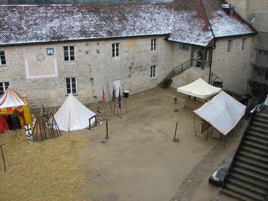 Le chateau - Fête médiévale au Château de Joux (25) - Photo n38