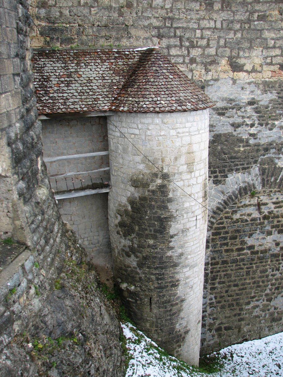 Le chateau - Fête médiévale au Château de Joux (25) - Photo n79