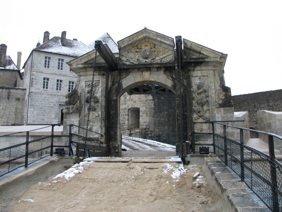 Le chateau - Fête médiévale au Château de Joux (25) - Photo n105
