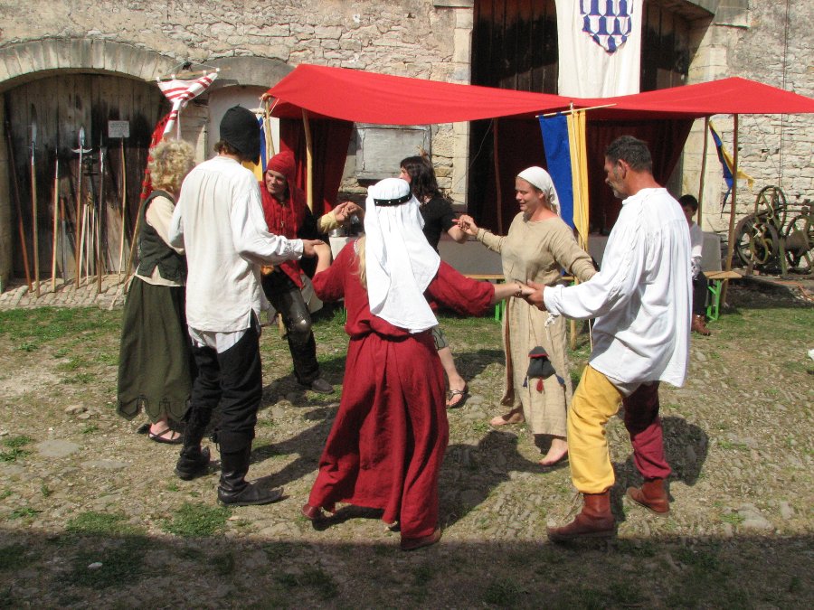 Danse - Fête médiévale au Château dOricourt (70) - Photo n2