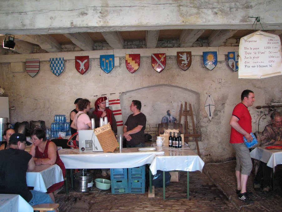 Restauration - Fête médiévale au Château dOricourt (70) - Photo n3